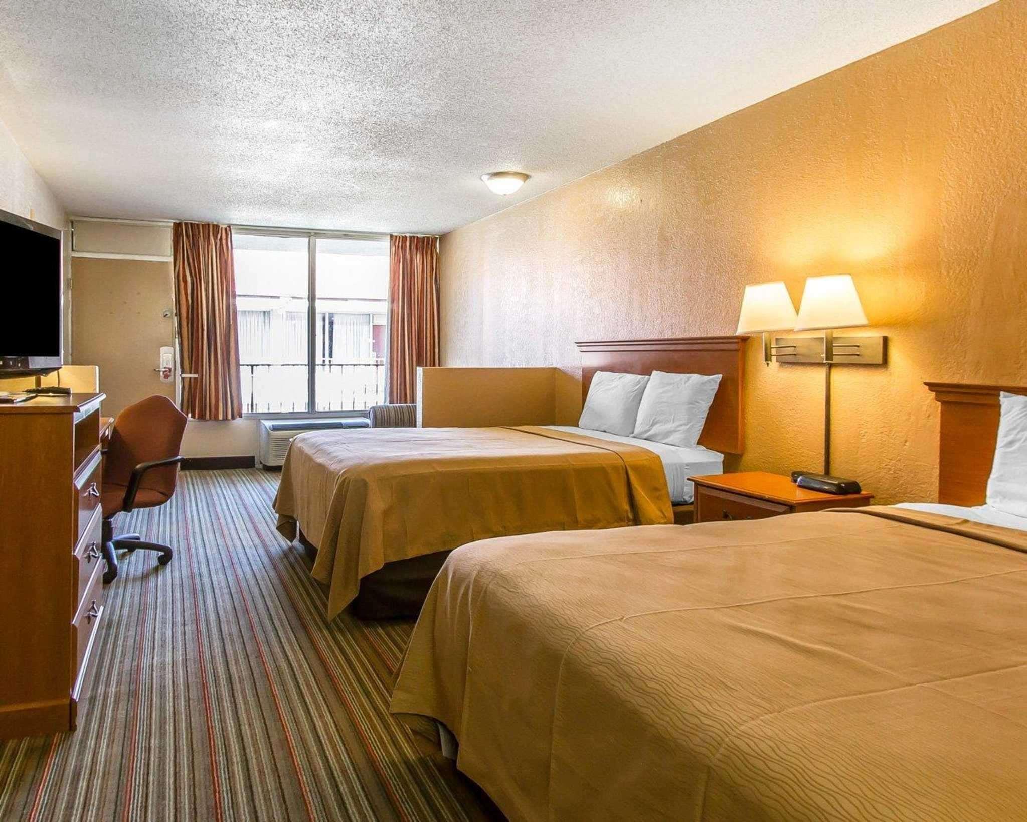 Econo Lodge Inn & Suites Near Bricktown Oklahoma City Exterior photo